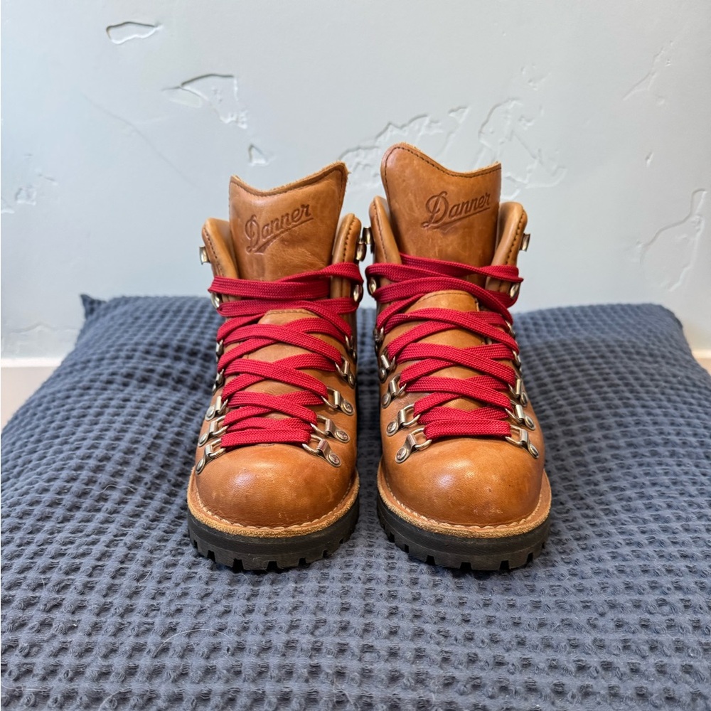 Danner Mountain Light Cascade Hiking Boots